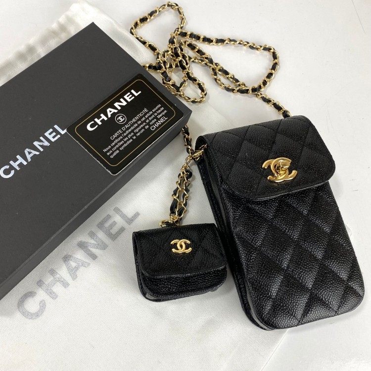 CHANEL CLASSİC PHONE AND AİRPODS CASE CAVİAR ALTİN
